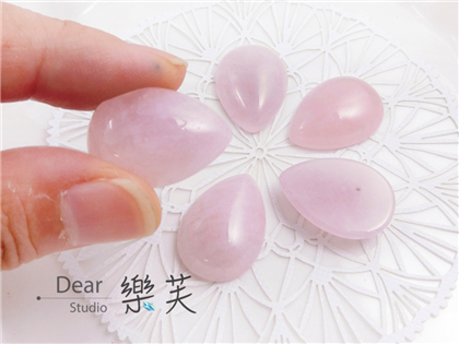 NG出清~16x22mm水滴型蛋面粉水晶