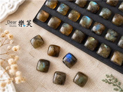 9mm方形蛋面拉長石